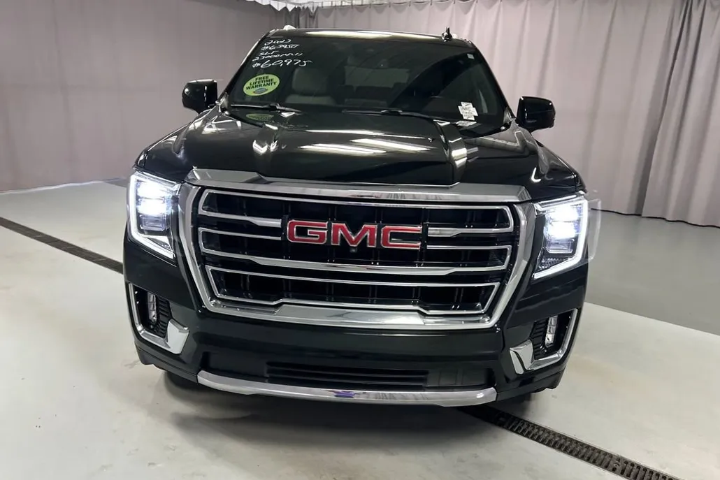 2023 Gmc Yukon SLT photo 1