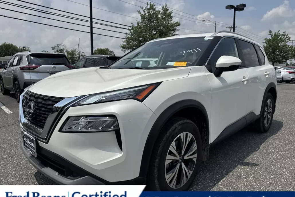 2022 Nissan Rogue SV photo 1