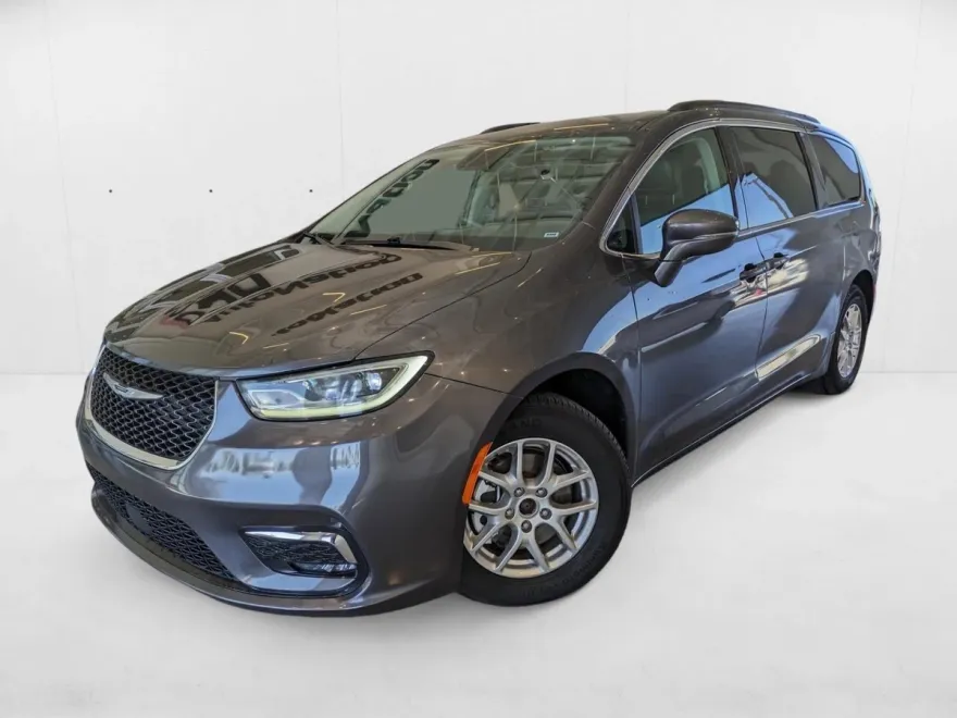 2022 Chrysler Pacifica Touring L photo 1