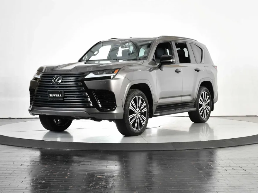 2025 Lexus LX Luxury photo 1