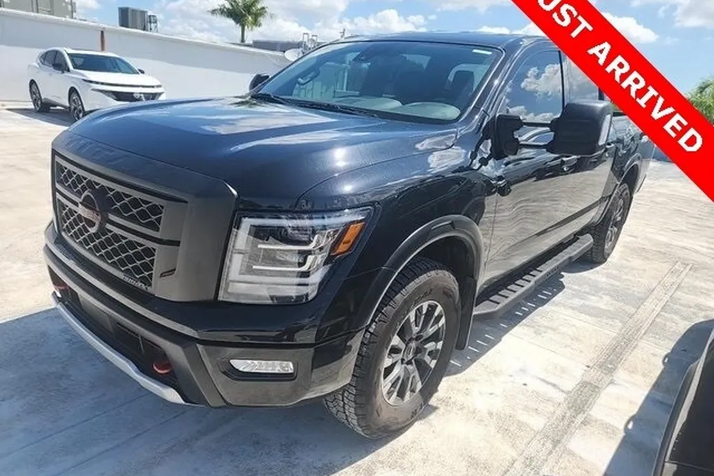 2024 Nissan Titan PRO-4X photo 1