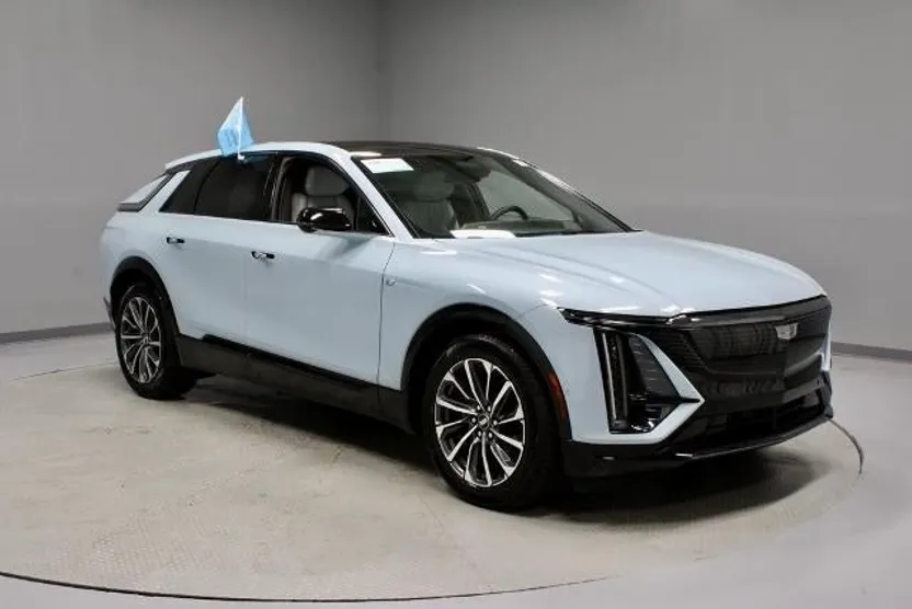 2024 Cadillac Lyriq Sport photo 1