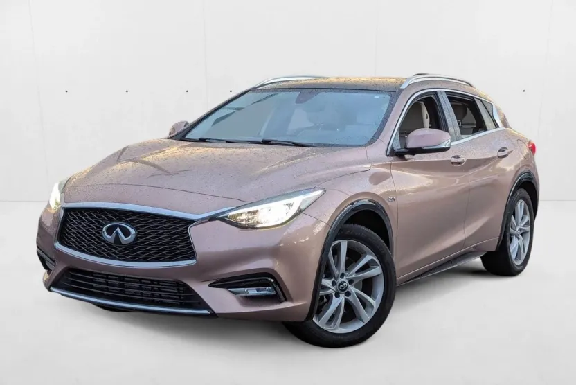 2018 Infiniti QX30 Premium photo 1