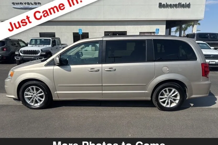 2016 Dodge Grand Caravan SXT photo 1