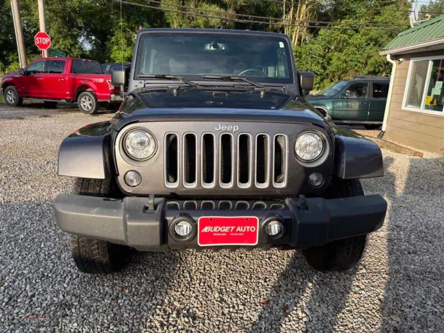 2017 Jeep Wrangler Unlimited Sahara photo 1