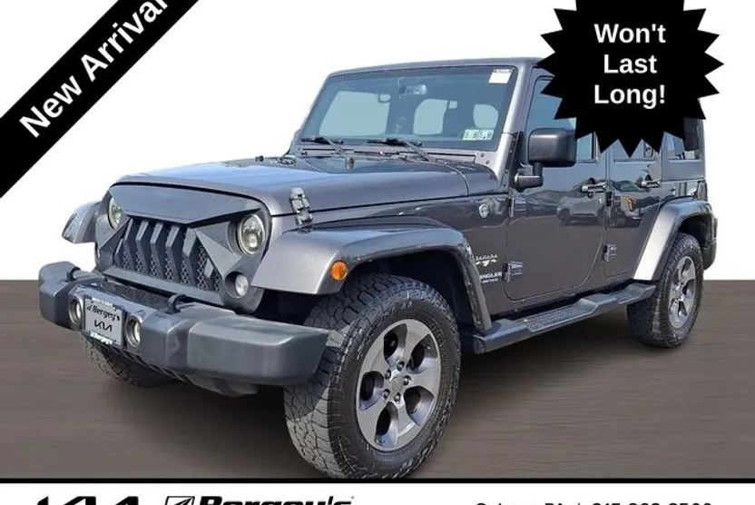 2016 Jeep Wrangler Unlimited Sahara photo 1