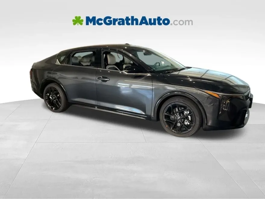 2025 Kia K4 GT-Line Turbo photo 1