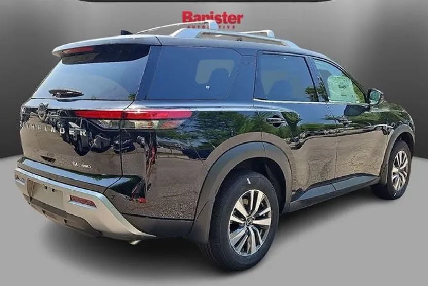2025 Nissan Pathfinder SL photo 1