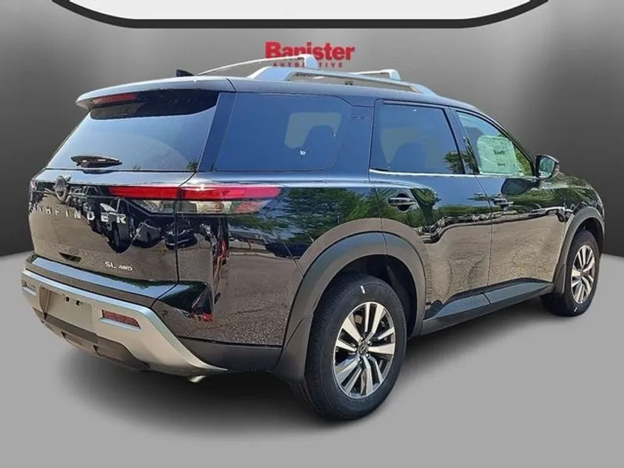 2025 Nissan Pathfinder SL photo 1