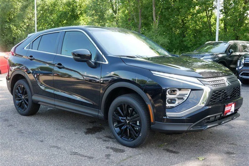 2025 Mitsubishi Eclipse Cross LE photo 1