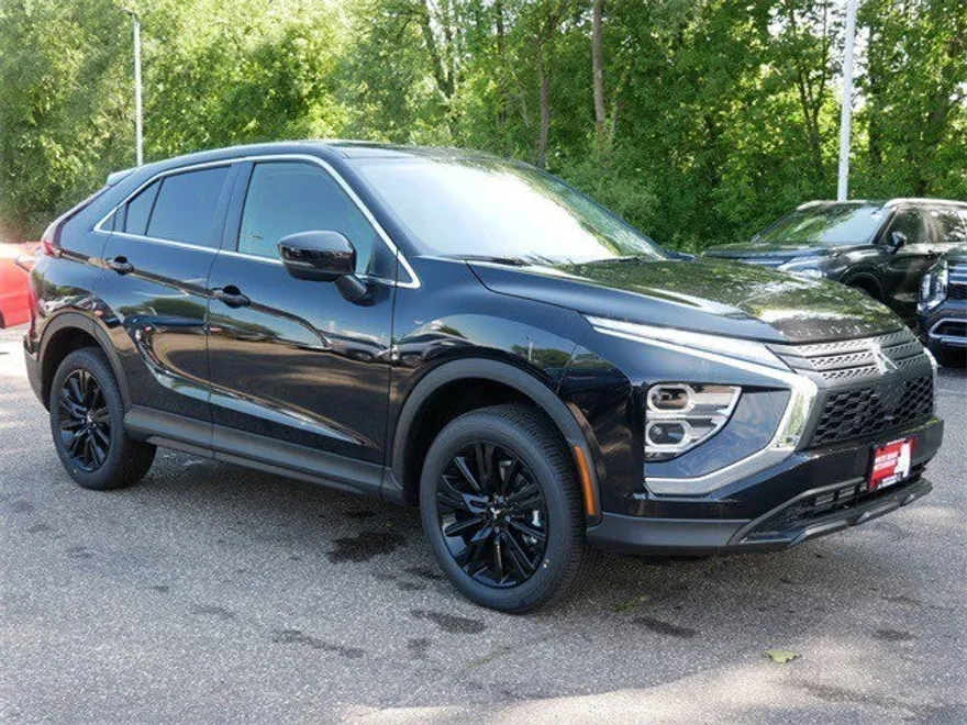 2025 Mitsubishi Eclipse Cross LE photo 1