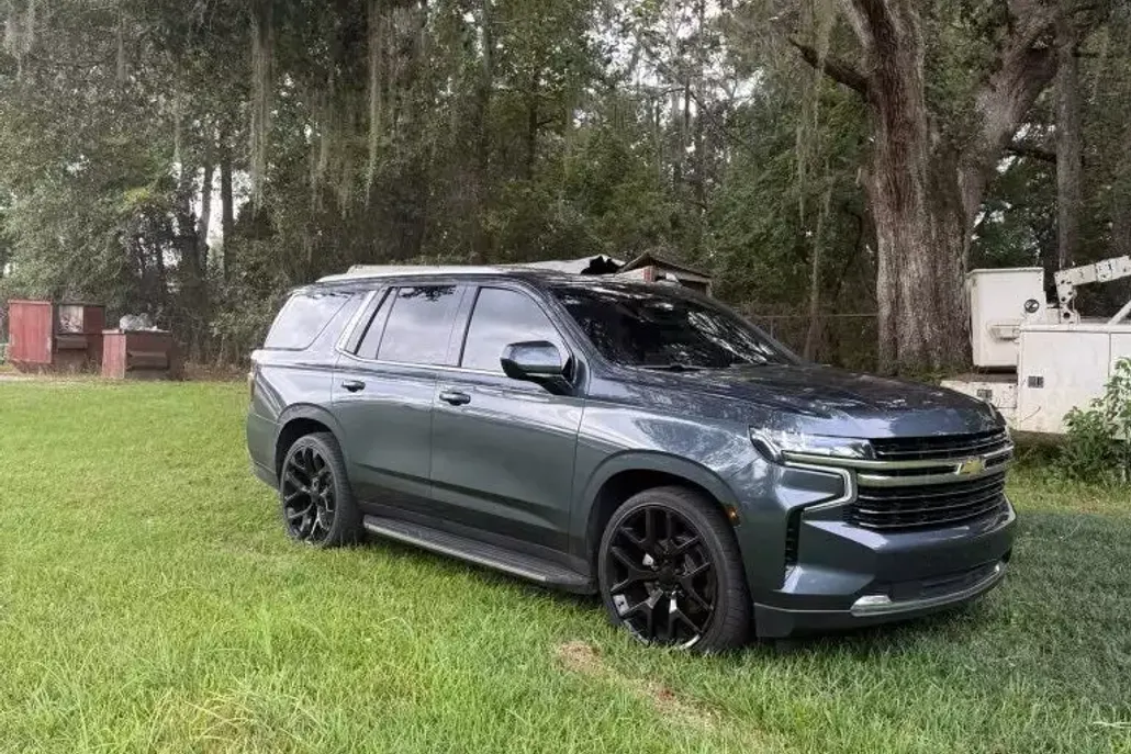 2021 Chevrolet Tahoe LT photo 1