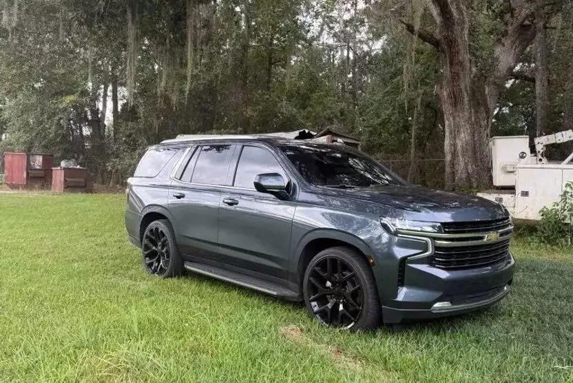 2021 Chevrolet Tahoe LT photo 1