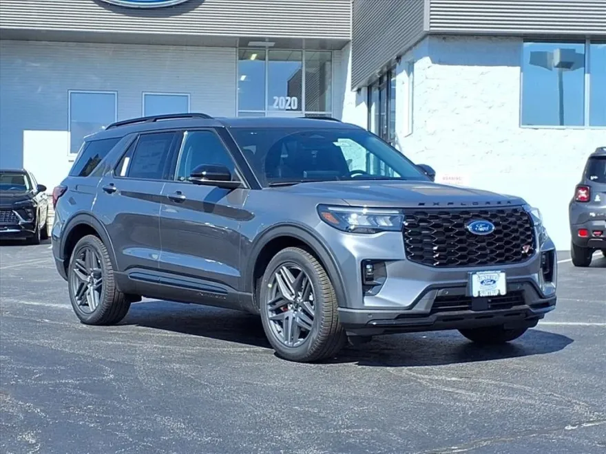 2025 Ford Explorer ST photo 1