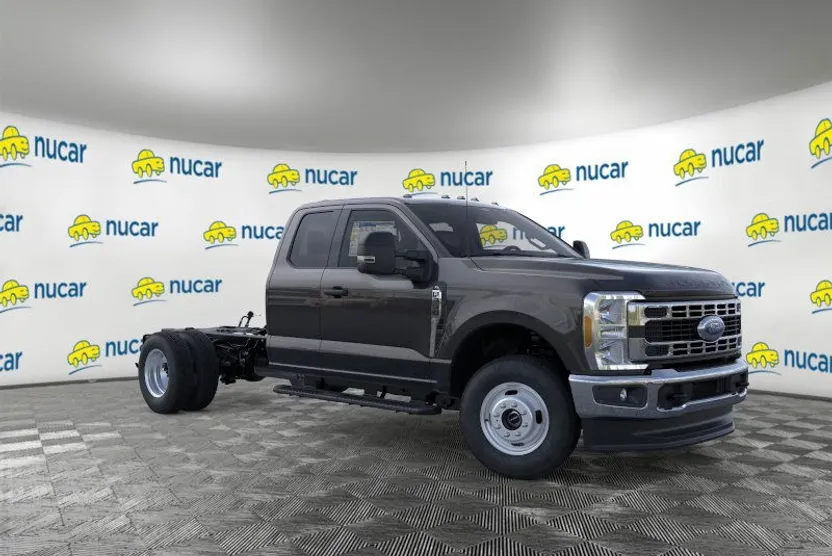 2026 Ford F-350 XL photo 1