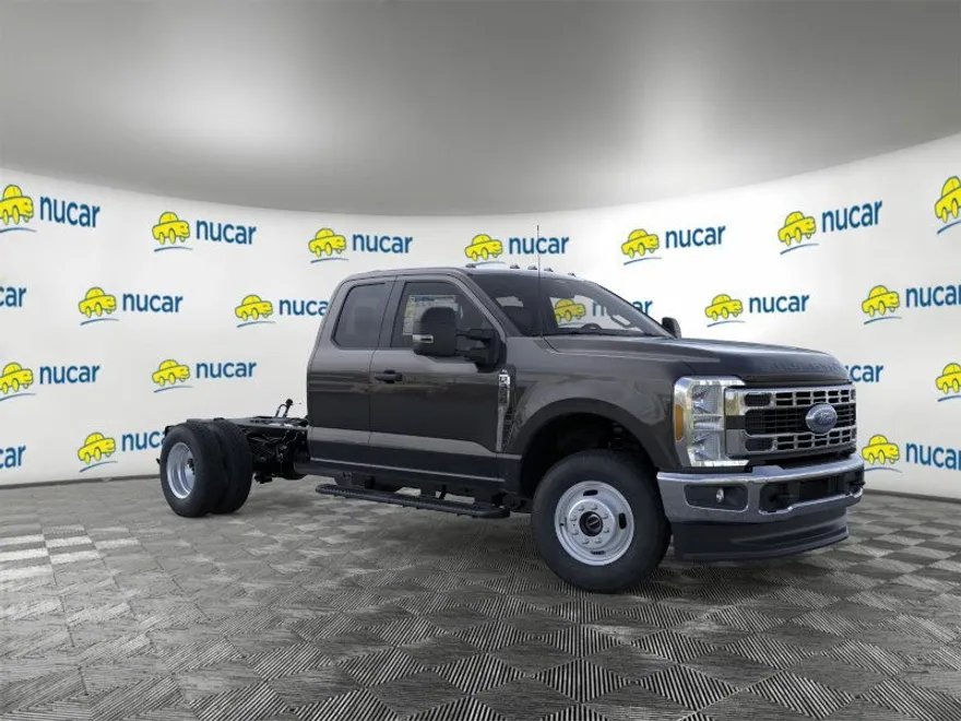 2026 Ford F-350 XL photo 1