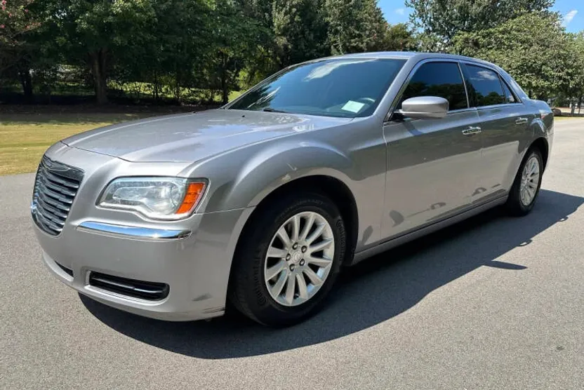 2014 Chrysler 300 Base photo 1