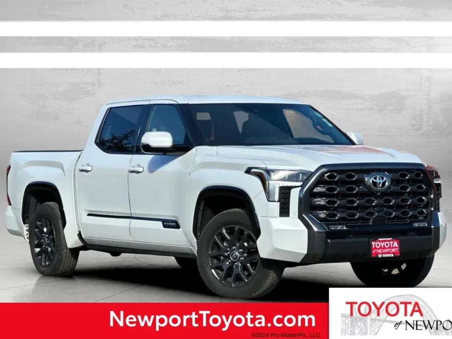 2022 Toyota Tundra Platinum photo 1