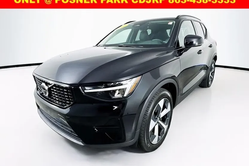 2024 Volvo XC40 Core photo 1