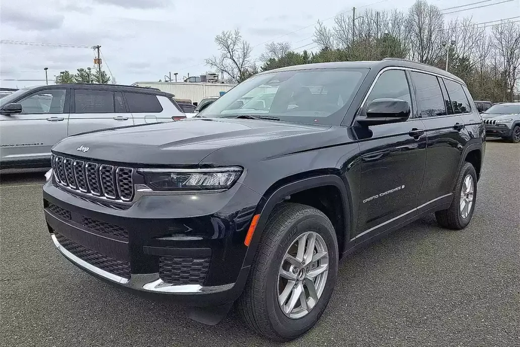 2025 Jeep Grand Cherokee Laredo X photo 1