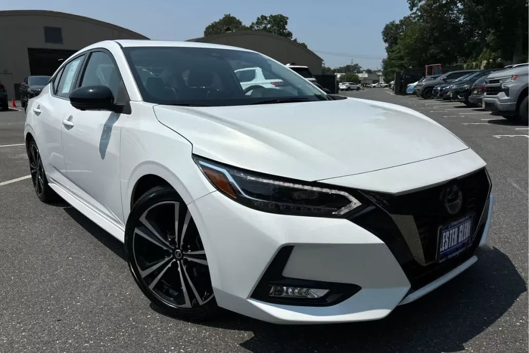 2022 Nissan Sentra SR photo 1