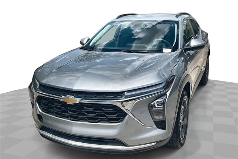 2024 Chevrolet Trax LT photo 1