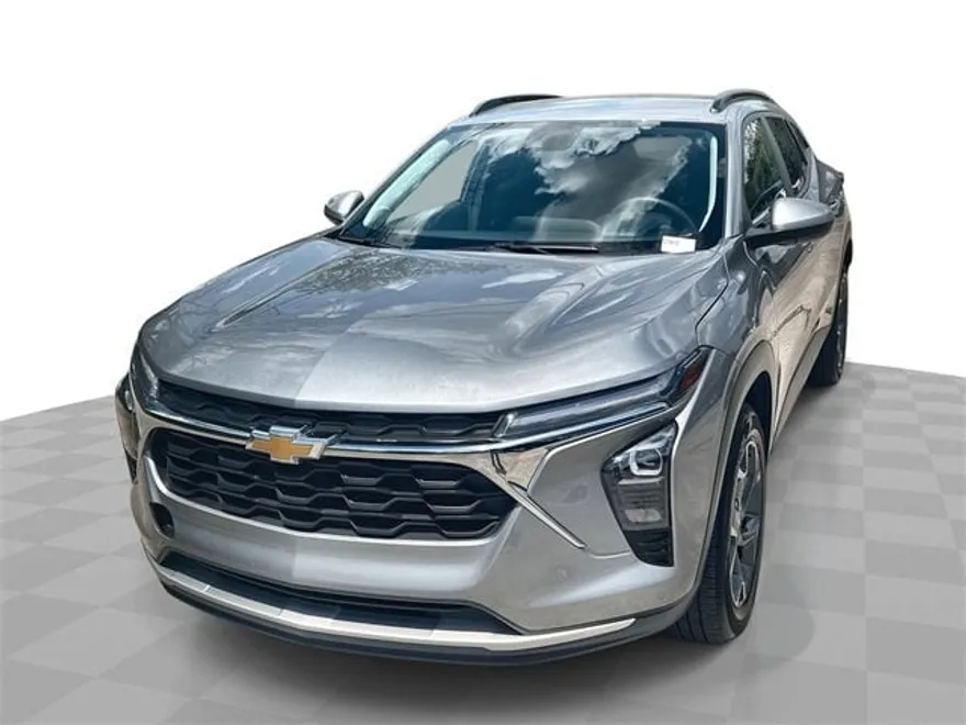 2024 Chevrolet Trax LT photo 1