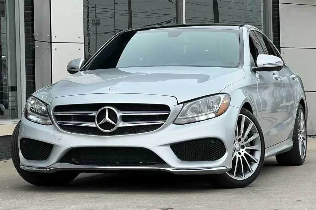 2017 Mercedes Benz C 300 photo 1