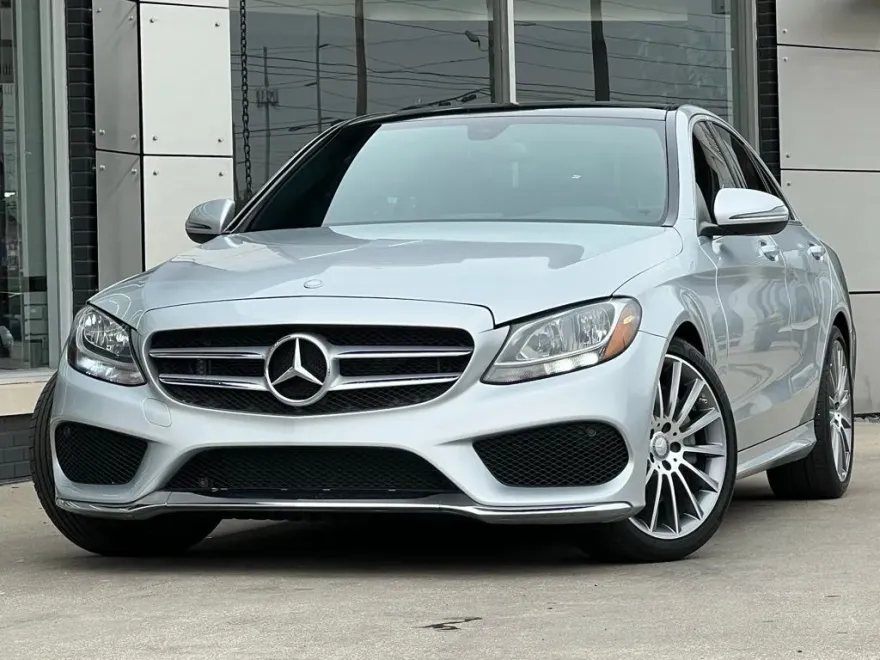2017 Mercedes Benz C 300 photo 1