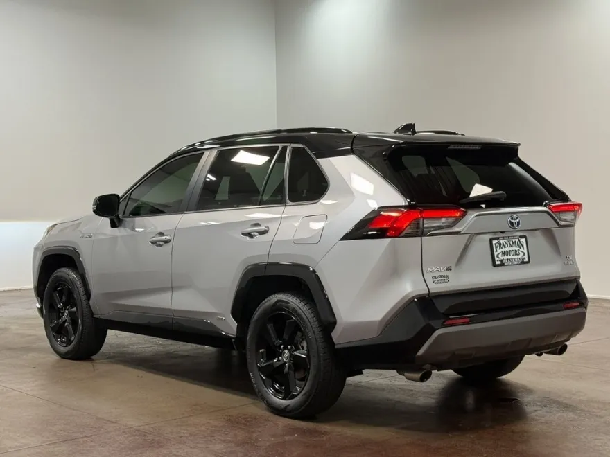 2019 Toyota RAV4 Hybrid XSE photo 1