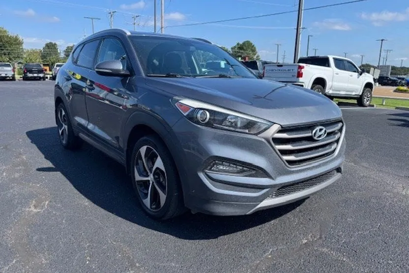2016 Hyundai Tucson Sport photo 1
