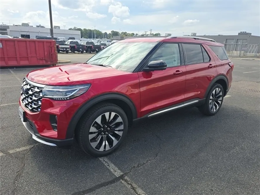 2025 Ford Explorer Platinum photo 1