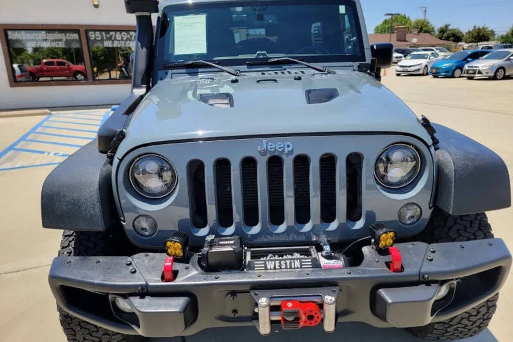 2014 Jeep Wrangler Unlimited Rubicon X photo 1