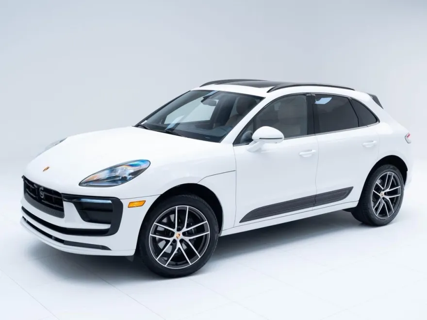 2025 Porsche Macan photo 1