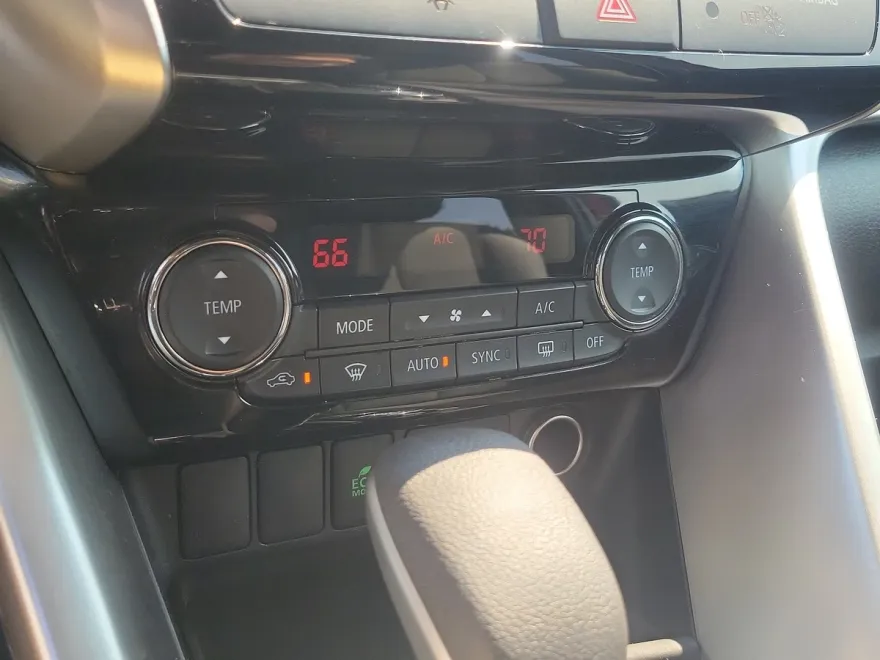 2023 Mitsubishi Eclipse Cross SEL photo 15