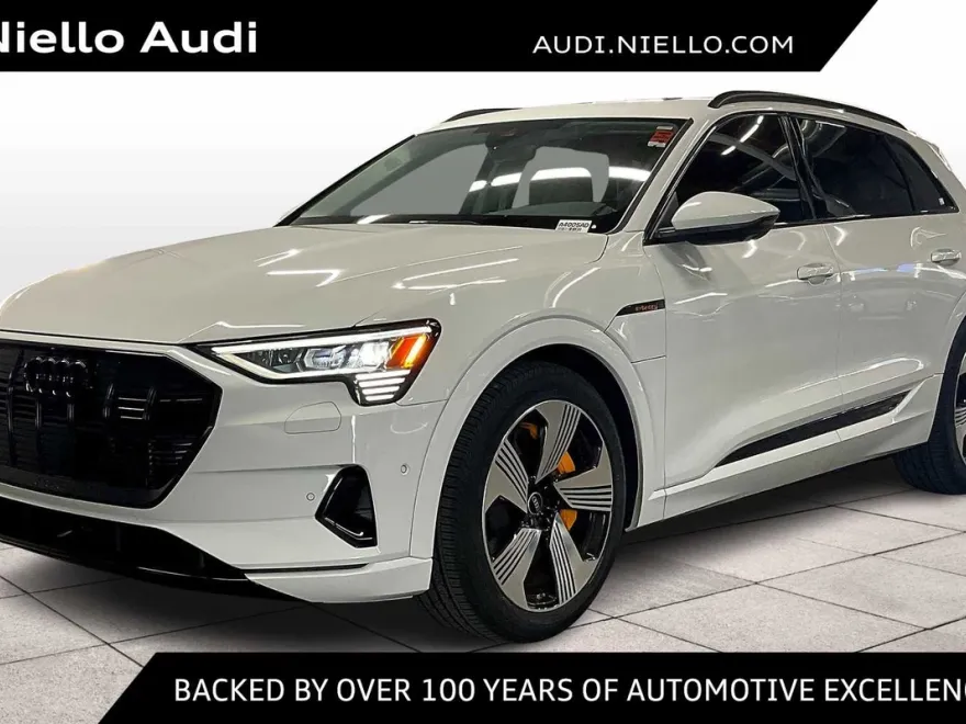 2023 Audi e-tron Premium Plus photo 1