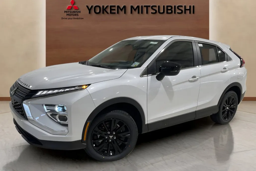 2025 Mitsubishi Eclipse Cross LE photo 1