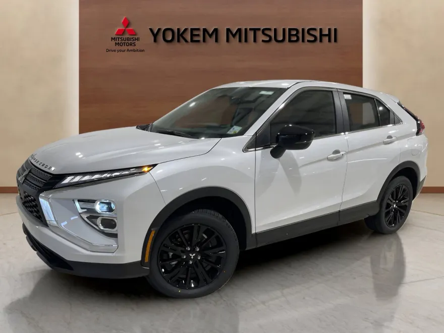 2025 Mitsubishi Eclipse Cross LE photo 1