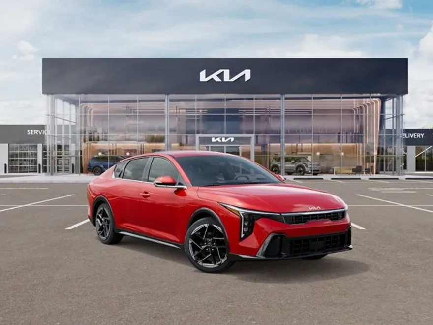 2025 Kia K4 GT-Line photo 1