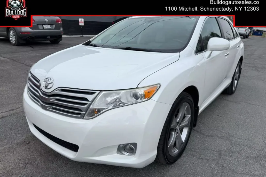 2012 Toyota Venza LE photo 1