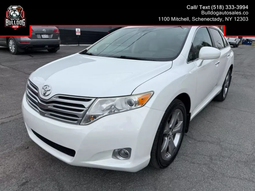 2012 Toyota Venza LE photo 1
