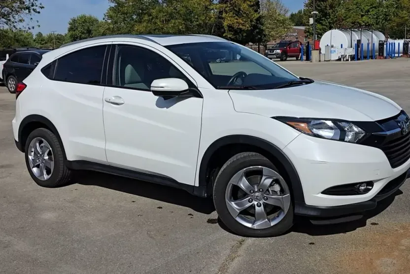 2017 Honda HR-V EX-L photo 1
