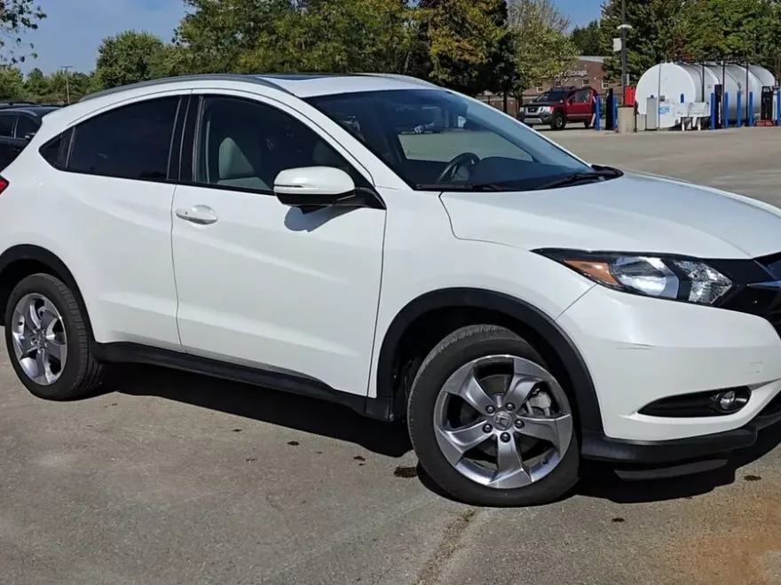 2017 Honda HR-V EX-L photo 1