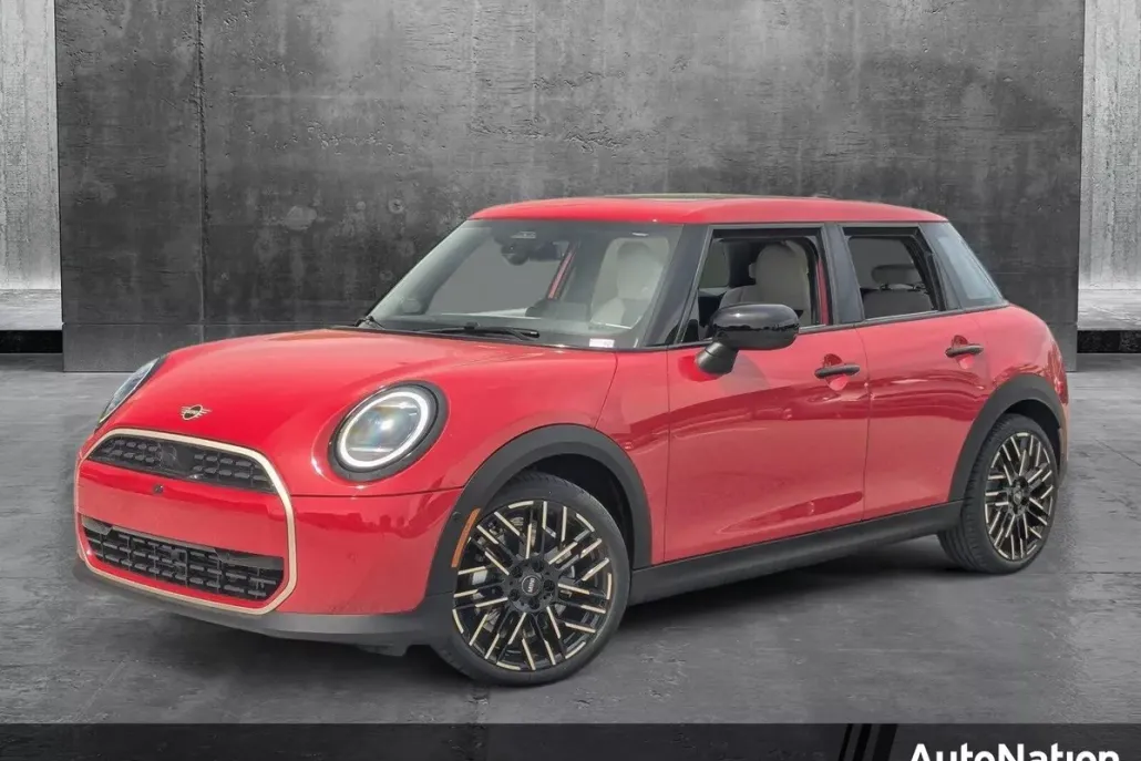 2025 Mini Cooper Hardtop Iconic photo 1
