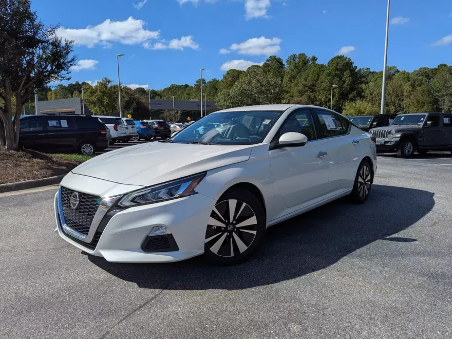 2021 Nissan Altima 2.5 SV photo 1