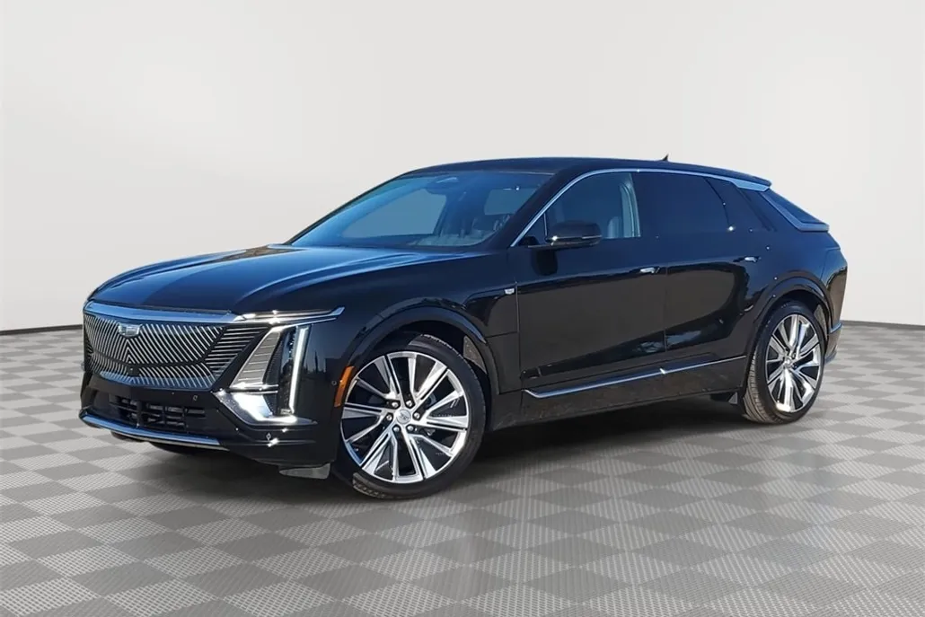2024 Cadillac Lyriq Luxury photo 1
