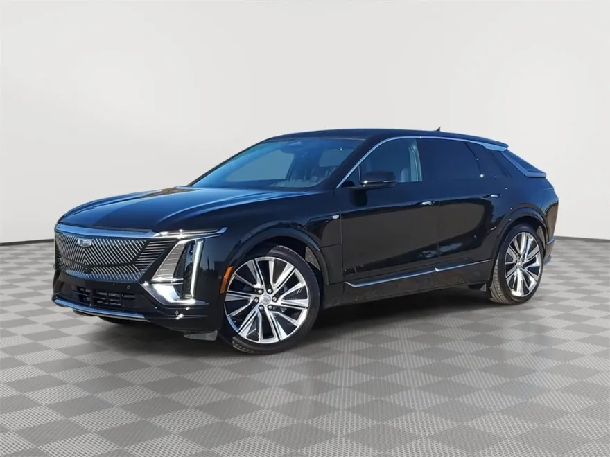 2024 Cadillac Lyriq Luxury photo 1