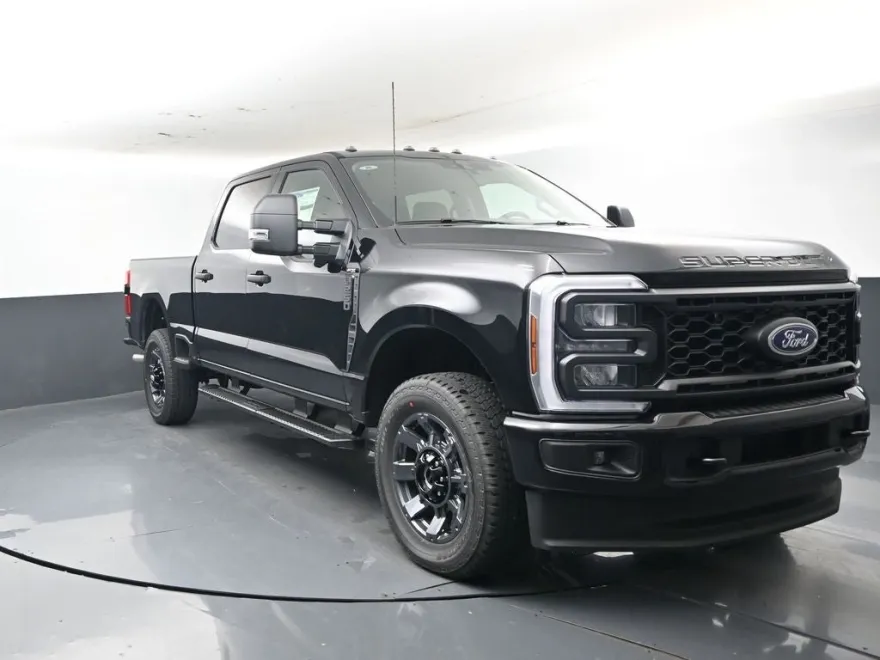 2025 Ford F-250 photo 1