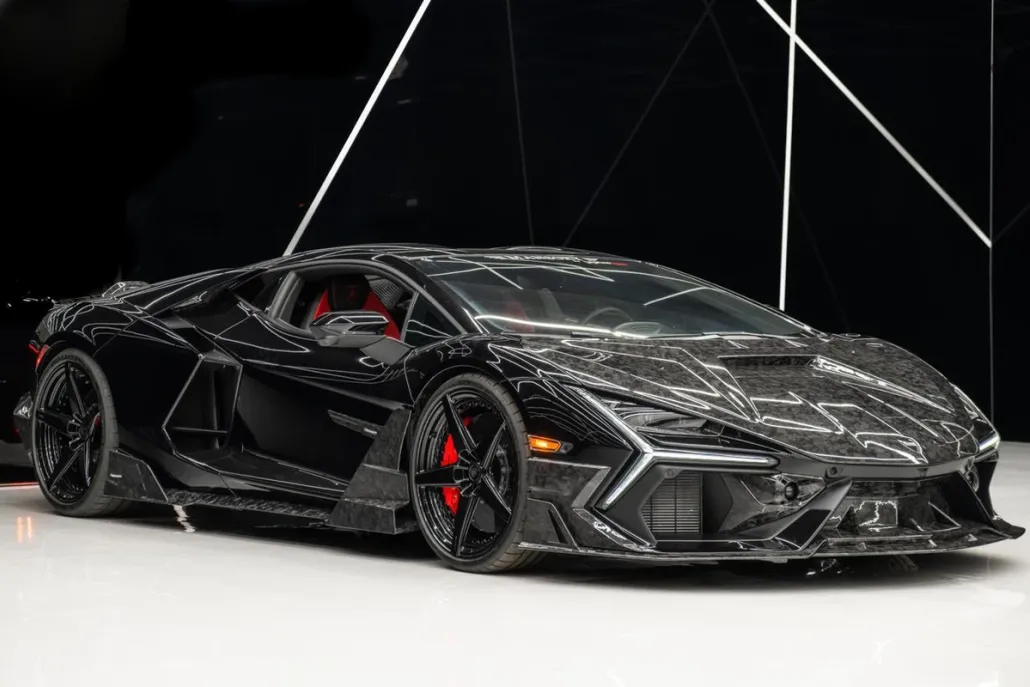2024 Lamborghini Revuelto photo 1