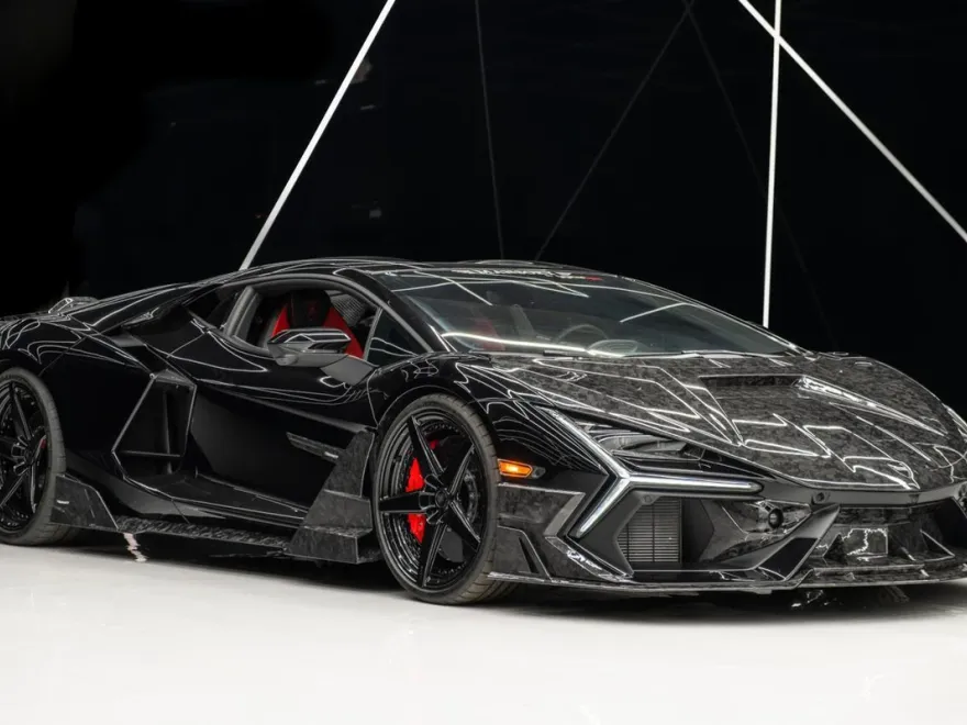 2024 Lamborghini Revuelto photo 1